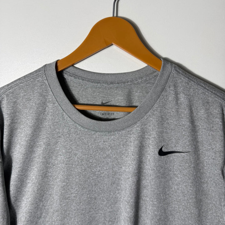 NIKE SPORT TSHIRT GREY COLOUR