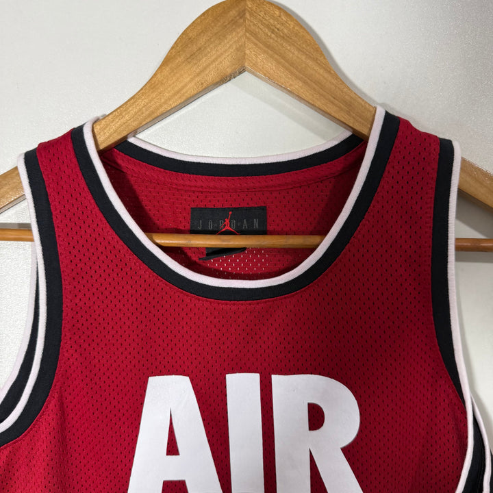 JORDAN SPORT SLEEVES LESS BRAND NEW
