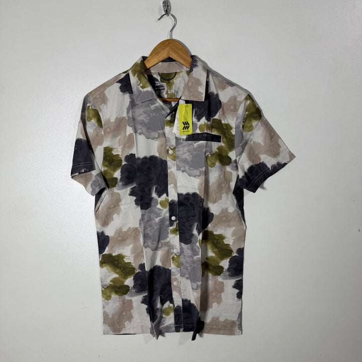 ALL IN MOTION HALF SLEEVES CUBAN COLLAR PERFORMANCE SHIRT BRAND NEW WITH STRETCH