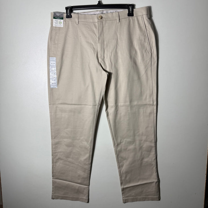 HAGGAR PERFECT FIT COTTON CHINO PANT BRAND NEW WITH STRETCH
