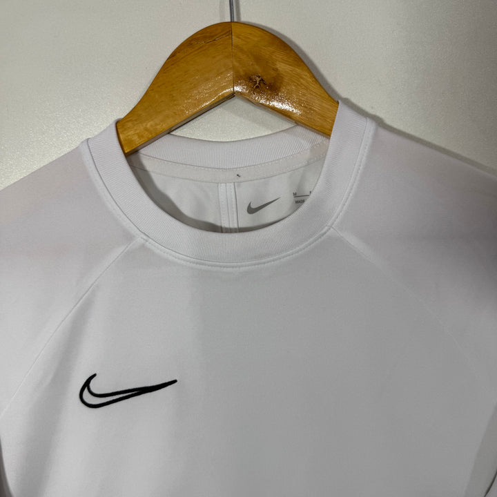 NIKE DRI FIT SPORT TSHIRT