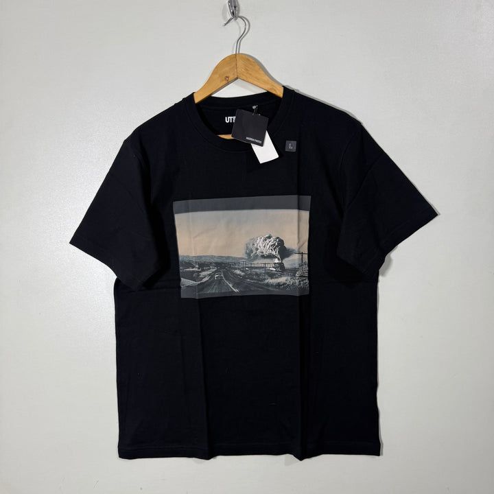 UNIQLO COTTON TSHIRT BRAND NEW BLACK COLOUR