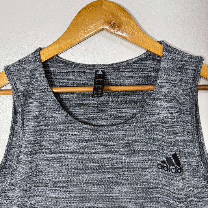 ADIDAS SPORT SLEEVES LESS TSHIRT
