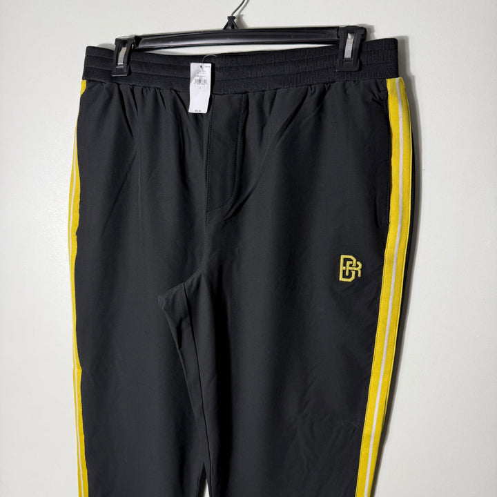 BANANA REPUBLIC SLIM FIT HYBRID TROUSER BRAND NEW ONE SIDE BACK ZIP POCKETS BLACK COLOUR