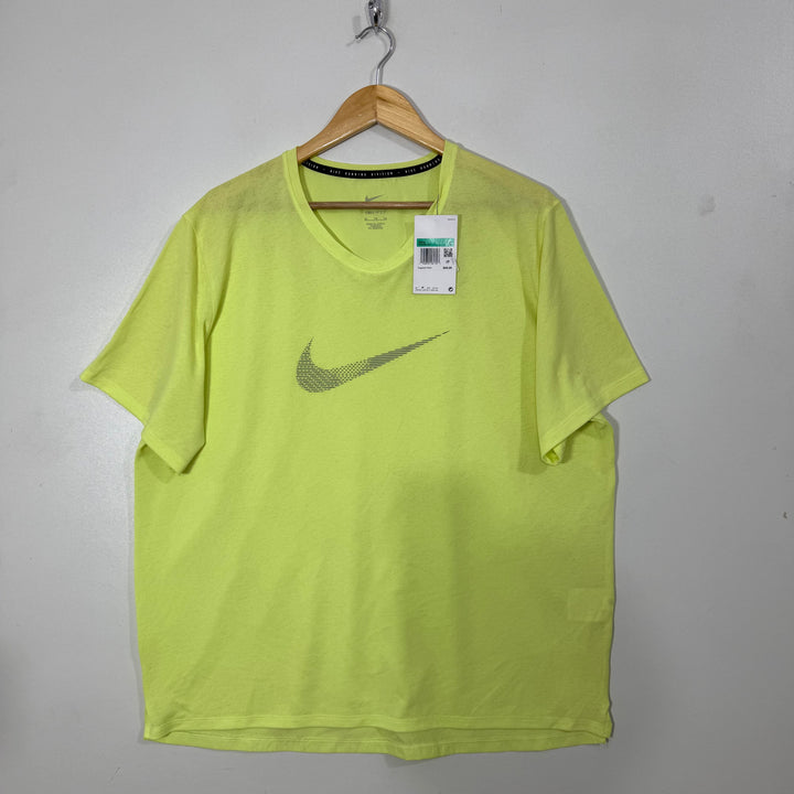NIKE DRI FIT ULTRA LIGHT WEIGHT RUNNING SPORT TSHIRT BRAND NEW