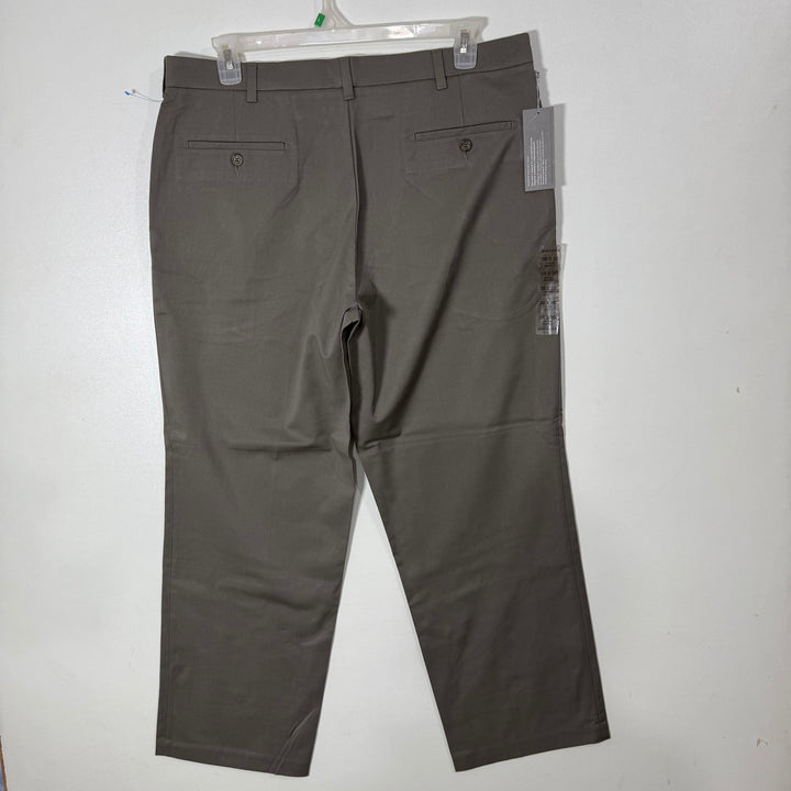 DOCKERS LOOSE FIT DRESS PANT BRAND NEW WITH STRETCH BROWN COLOUR
