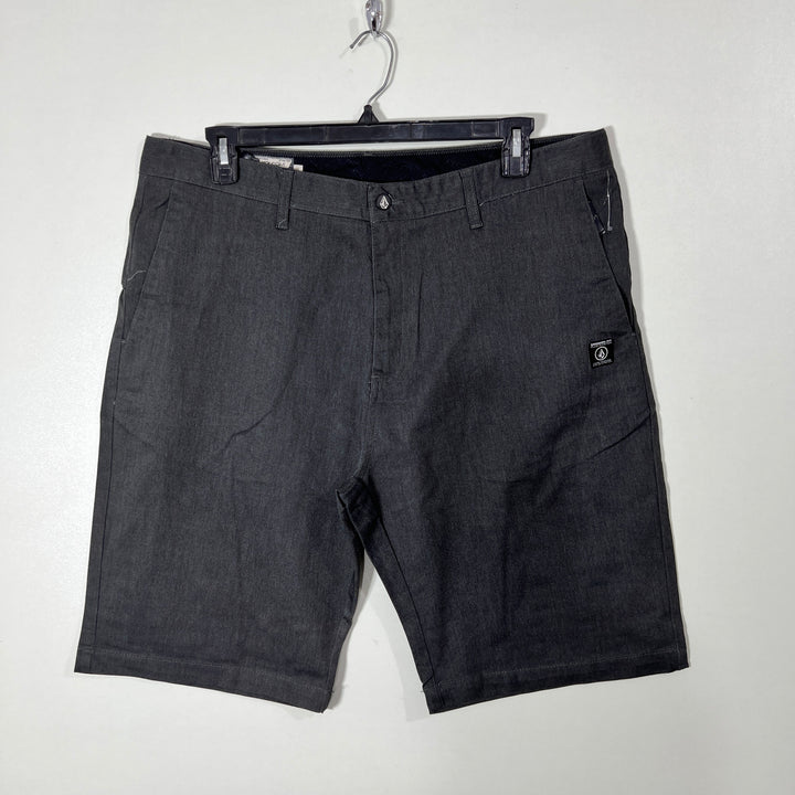VOLCOM COTTON SHORT BRAND NEW WITH STRETCH