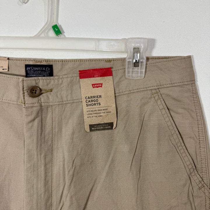 LEVIS CARGO COTTON SHORT BRAND NEW
