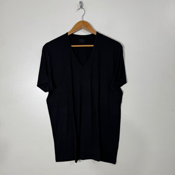 UNIQLO SOFT TOUCH V NECK COTTON TSHIRT BLACK COLOUR