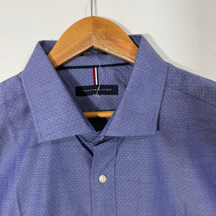 TOMMY HILFIGER REGULAR FIT WRINKLE RESISTANT FORMAL SHIRT WITH STRETCH