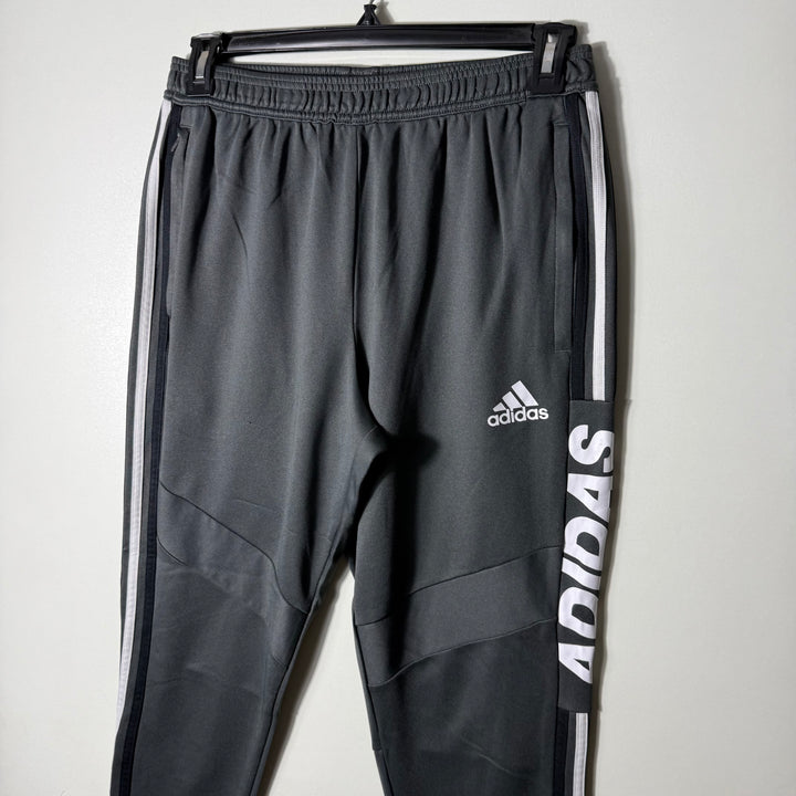 ADIDAS AEROREADY SPORT TROUSER WITH SIDE ZIP POCKETS GREY COLOUR